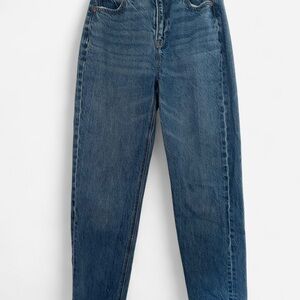 American Eagle Outfitters Straight-Leg Jeans in Medium Blue Wash